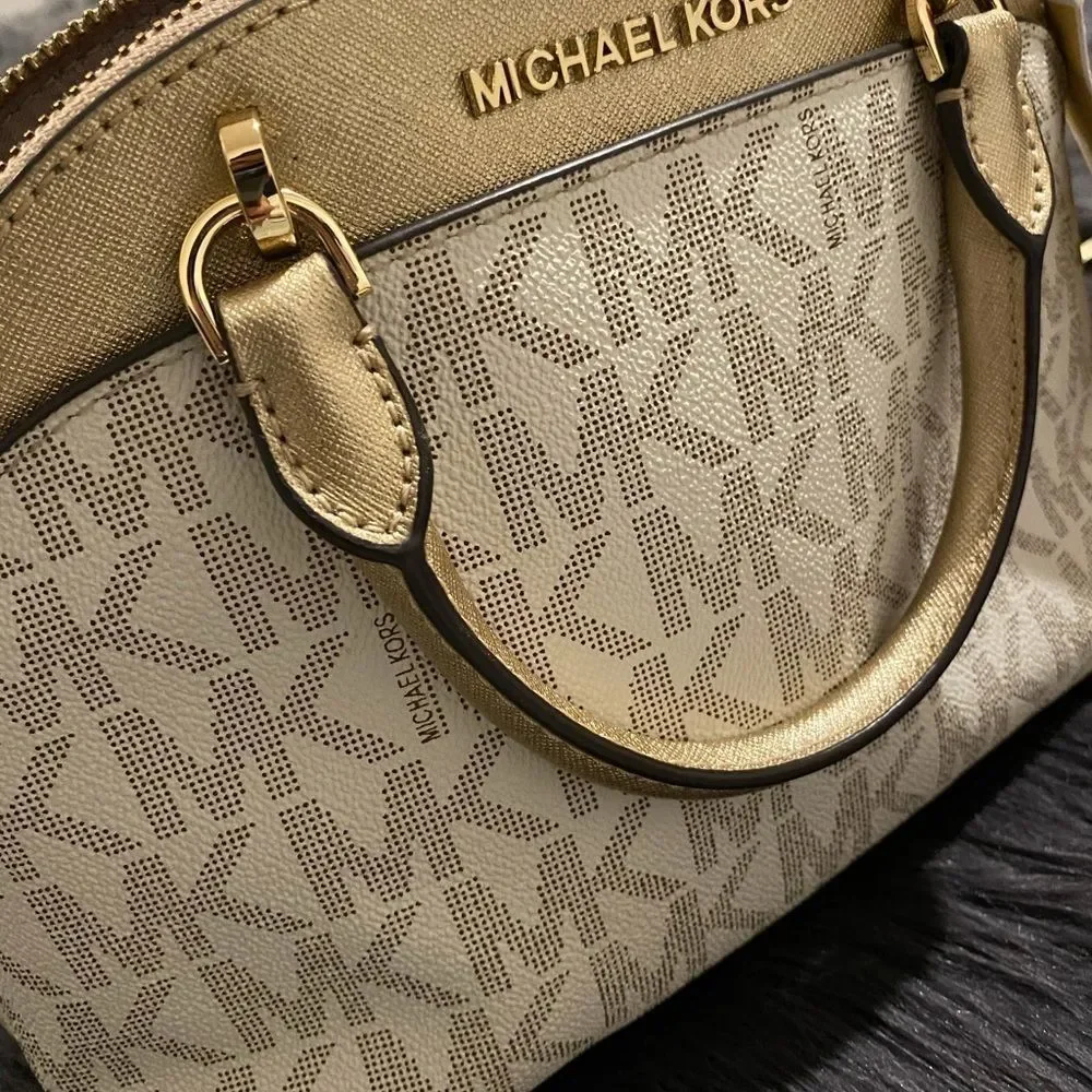 Nwt Michael Kors Emmy white and gold crossbody